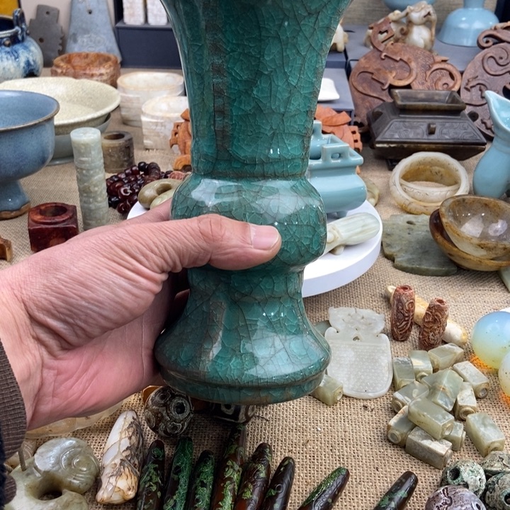 梅***。摆件陶瓷器摆件 釉面温润