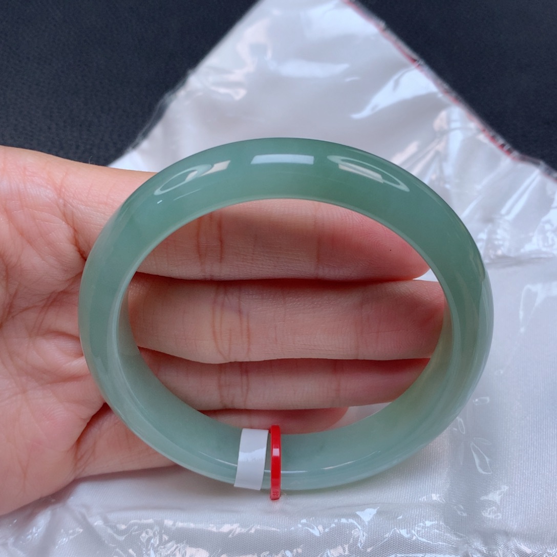 翡翠手镯未镶嵌天然