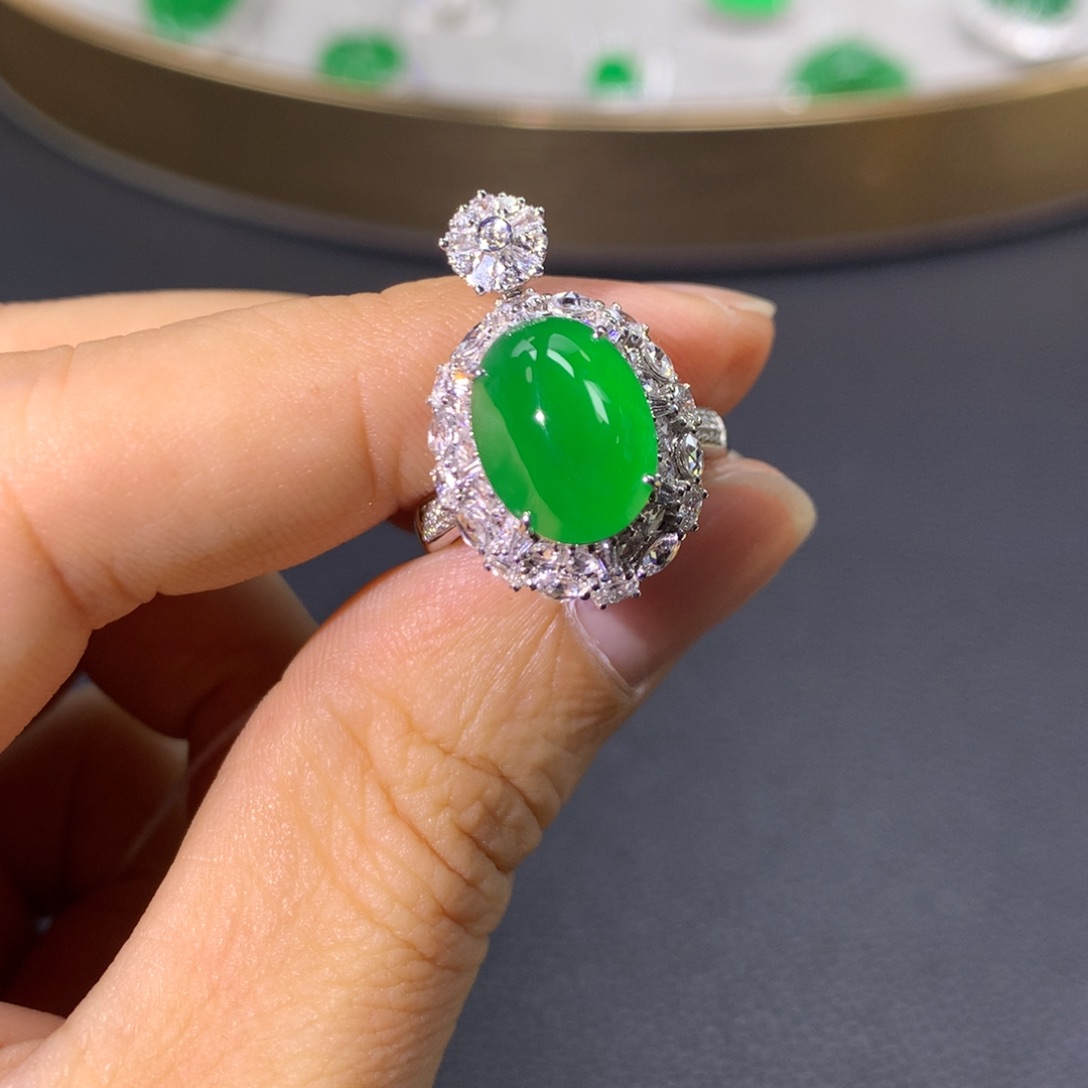 翡翠戒指18K金镶嵌翡翠