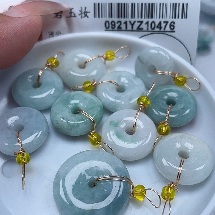 吊坠(不含链)未镶嵌翡翠