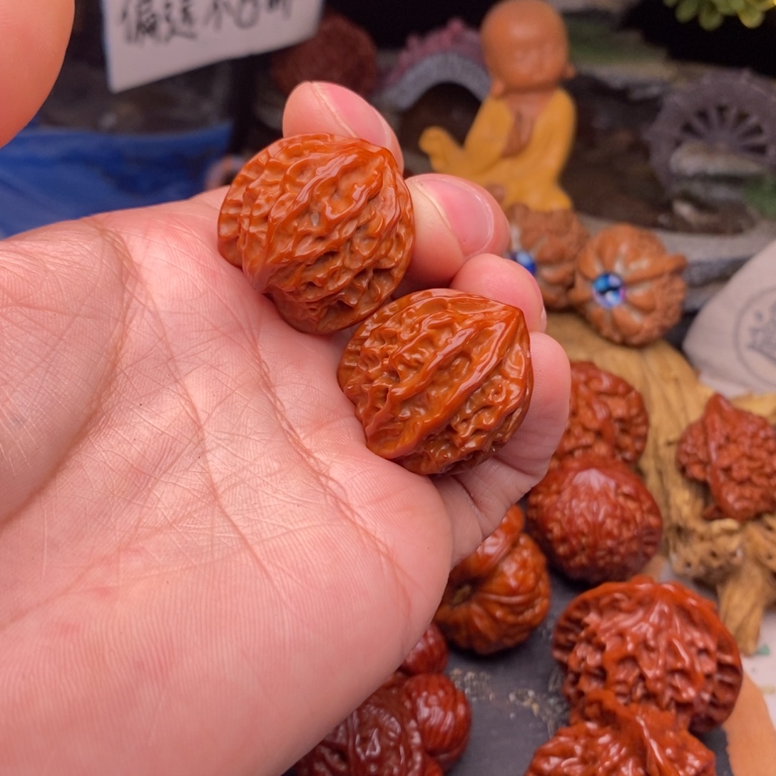 刘***温文玩核桃把件齐山