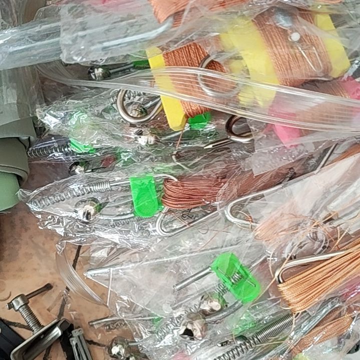 带铃铛的支架随机发8套