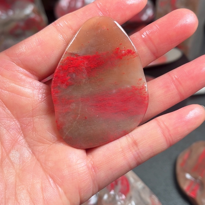 昌化鸡血石昌化鸡血石原石挂件