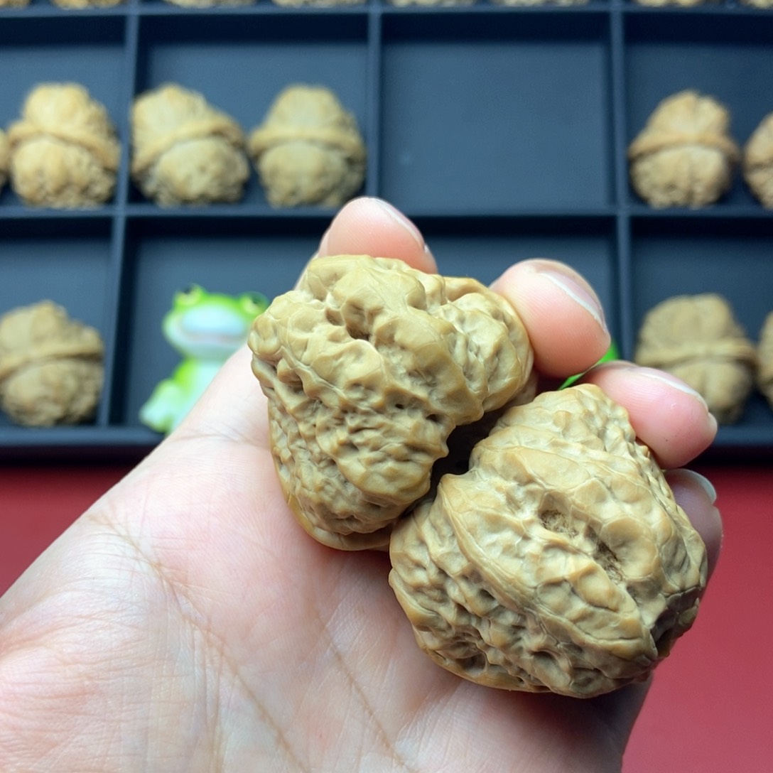 文玩核桃吊坠呆**璋蛤蟆40三角
