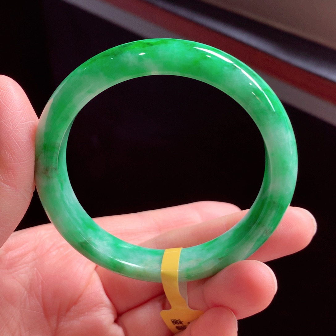 翡翠手镯未镶嵌缅甸翡翠