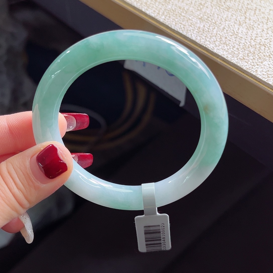 翡翠手镯未镶嵌手镯