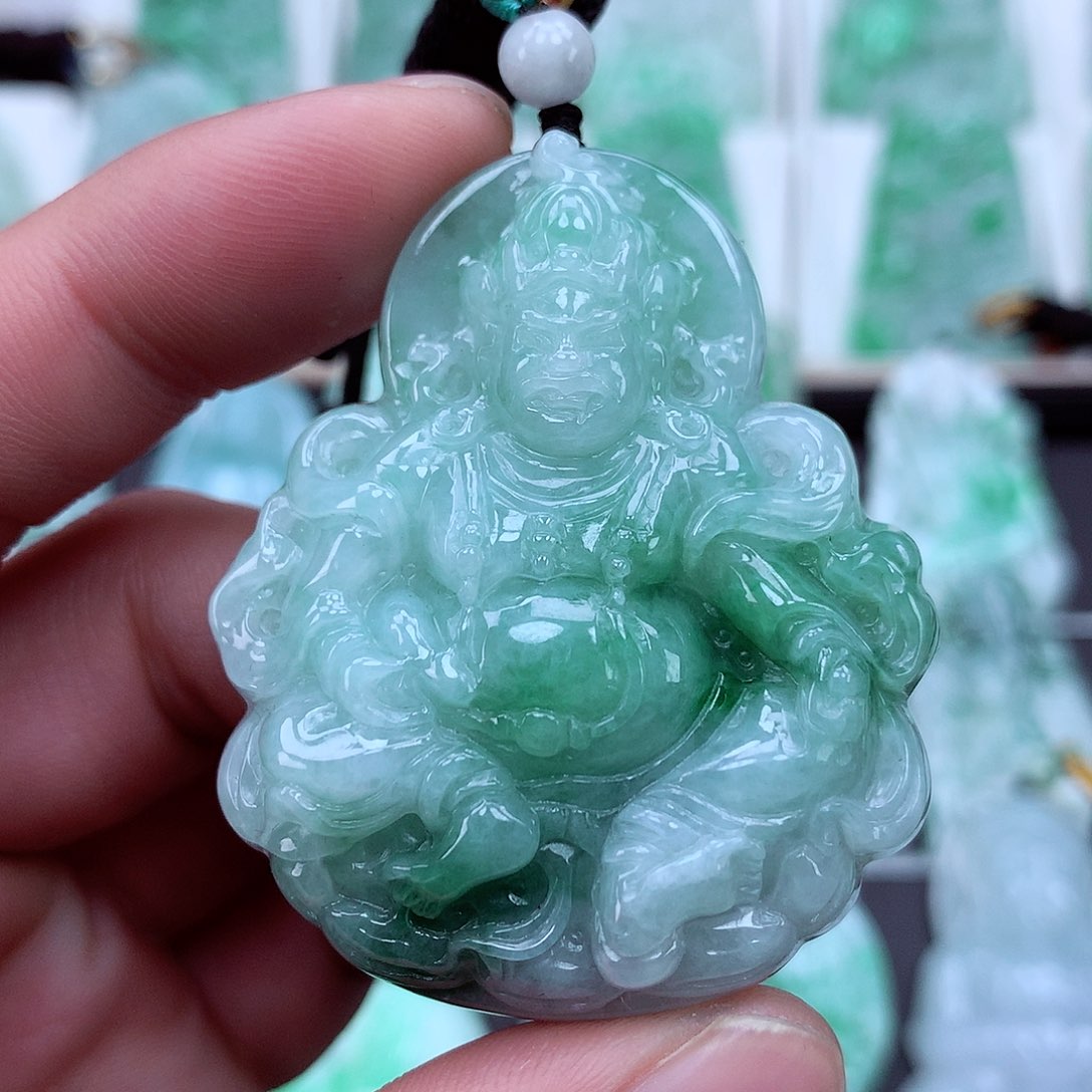 翡翠颈饰未镶嵌翡翠吊坠