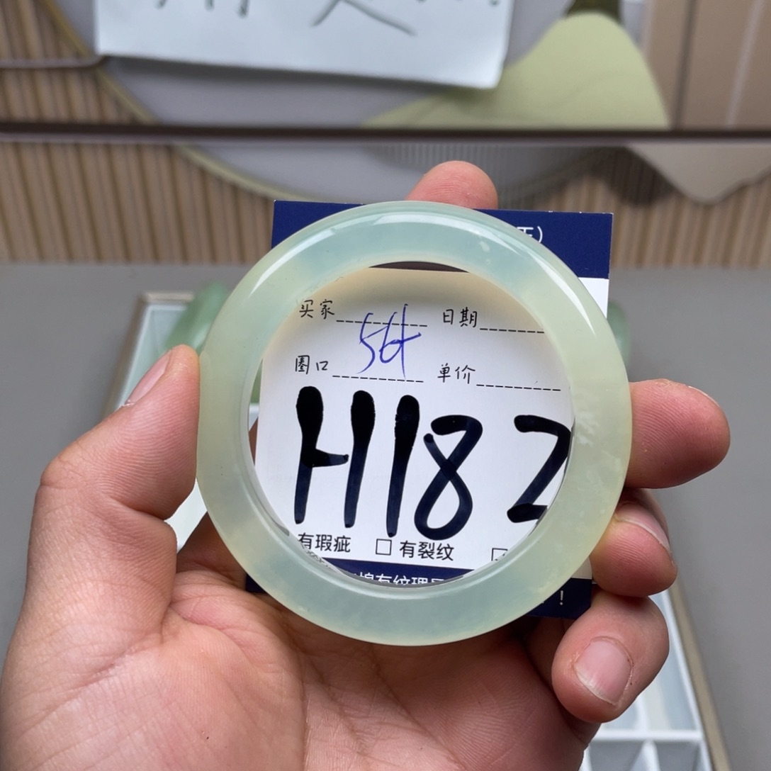 岫玉手镯手镯未镶嵌