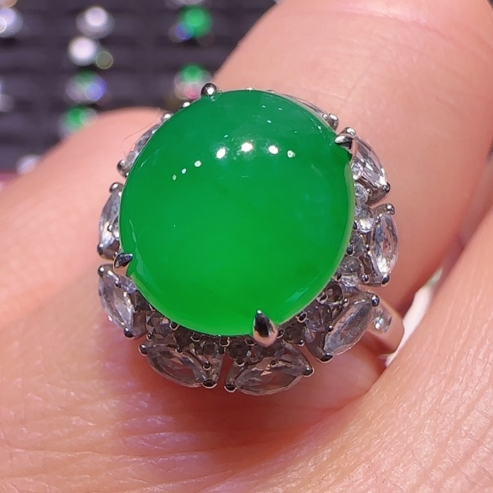 翡翠戒指18K金镶嵌缅甸翡翠a货