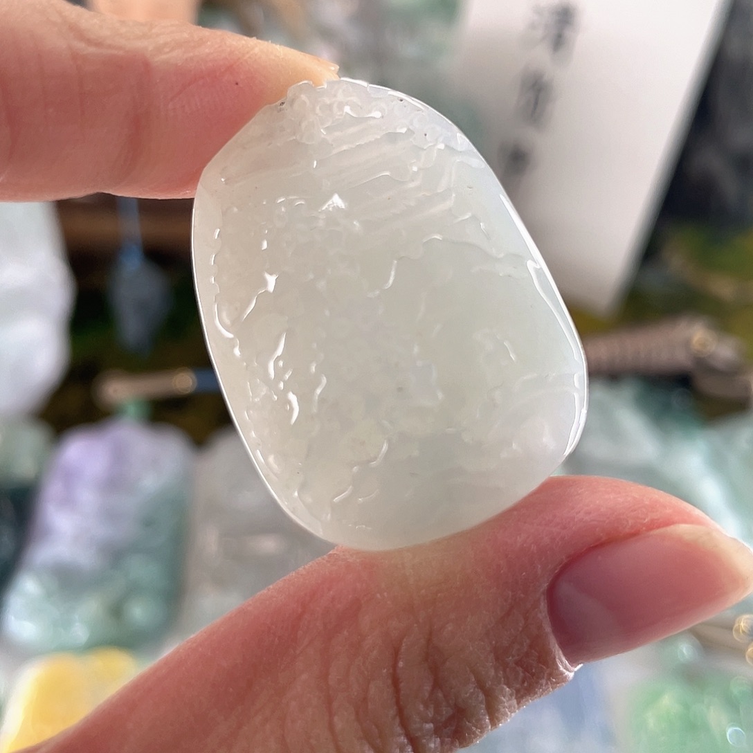 翡翠未镶嵌颈饰山水牌