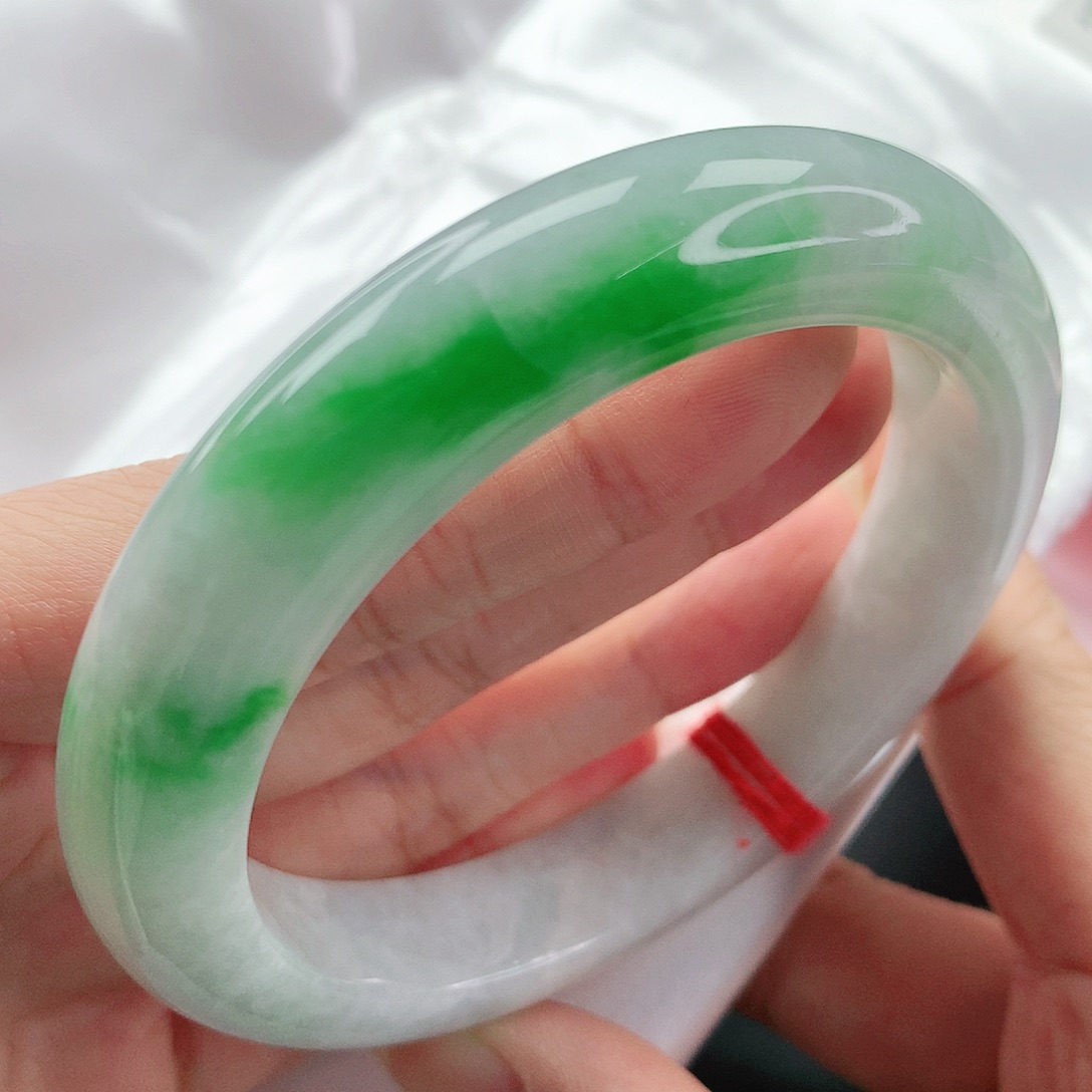 翡翠手镯未镶嵌，337