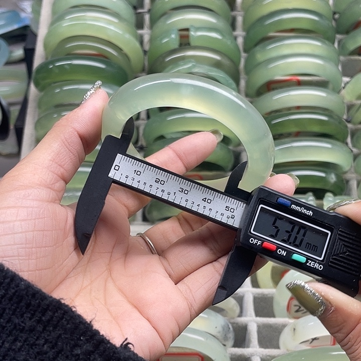 蛇纹石玉未镶嵌手镯12