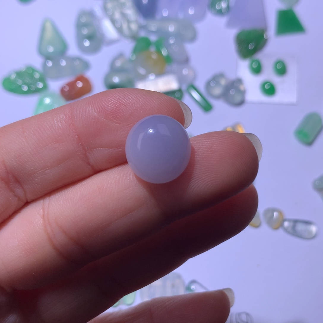 翡翠未镶嵌颈饰蛋