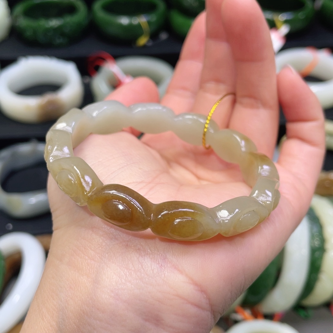 未镶嵌手镯和田玉4