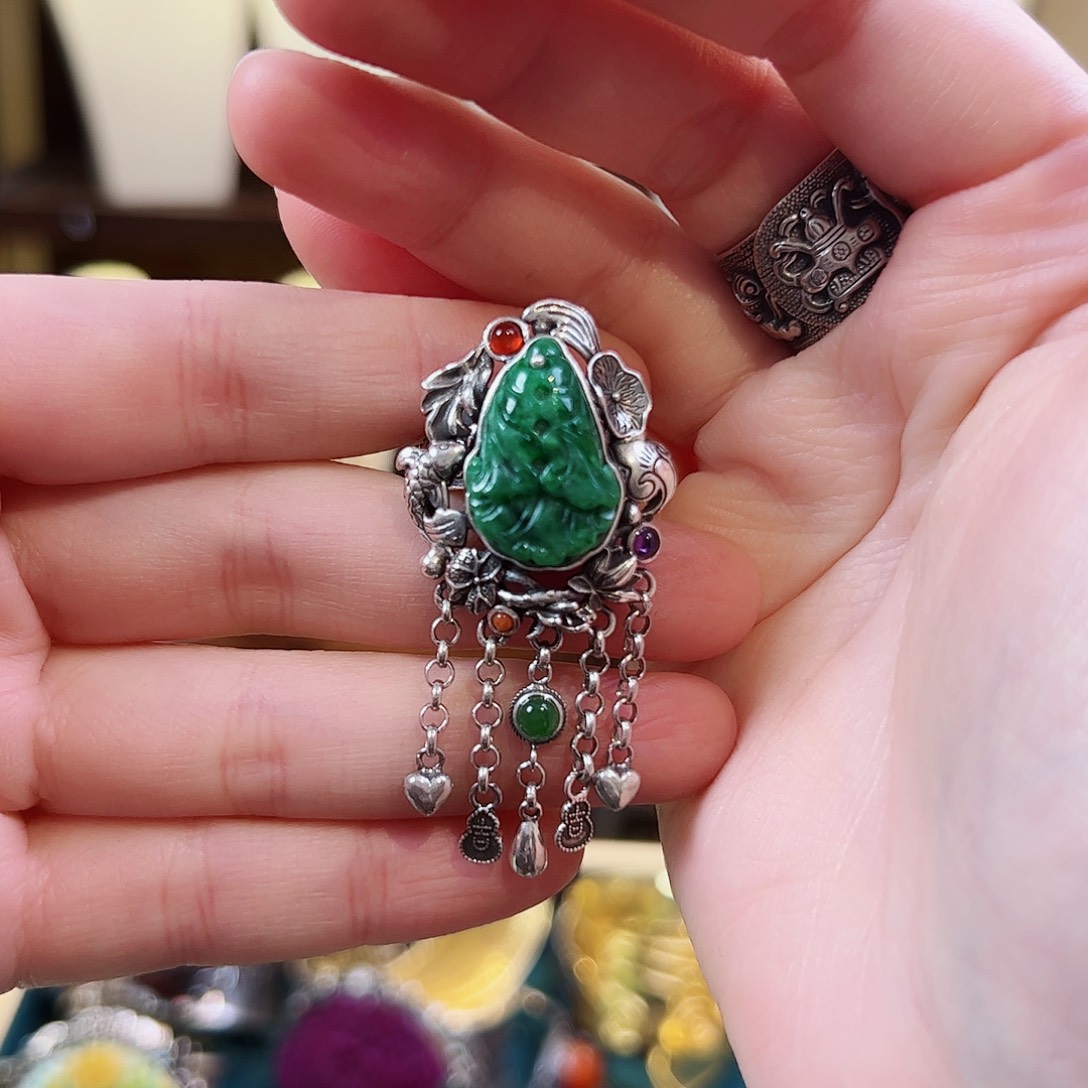 翡翠戒指未镶嵌，