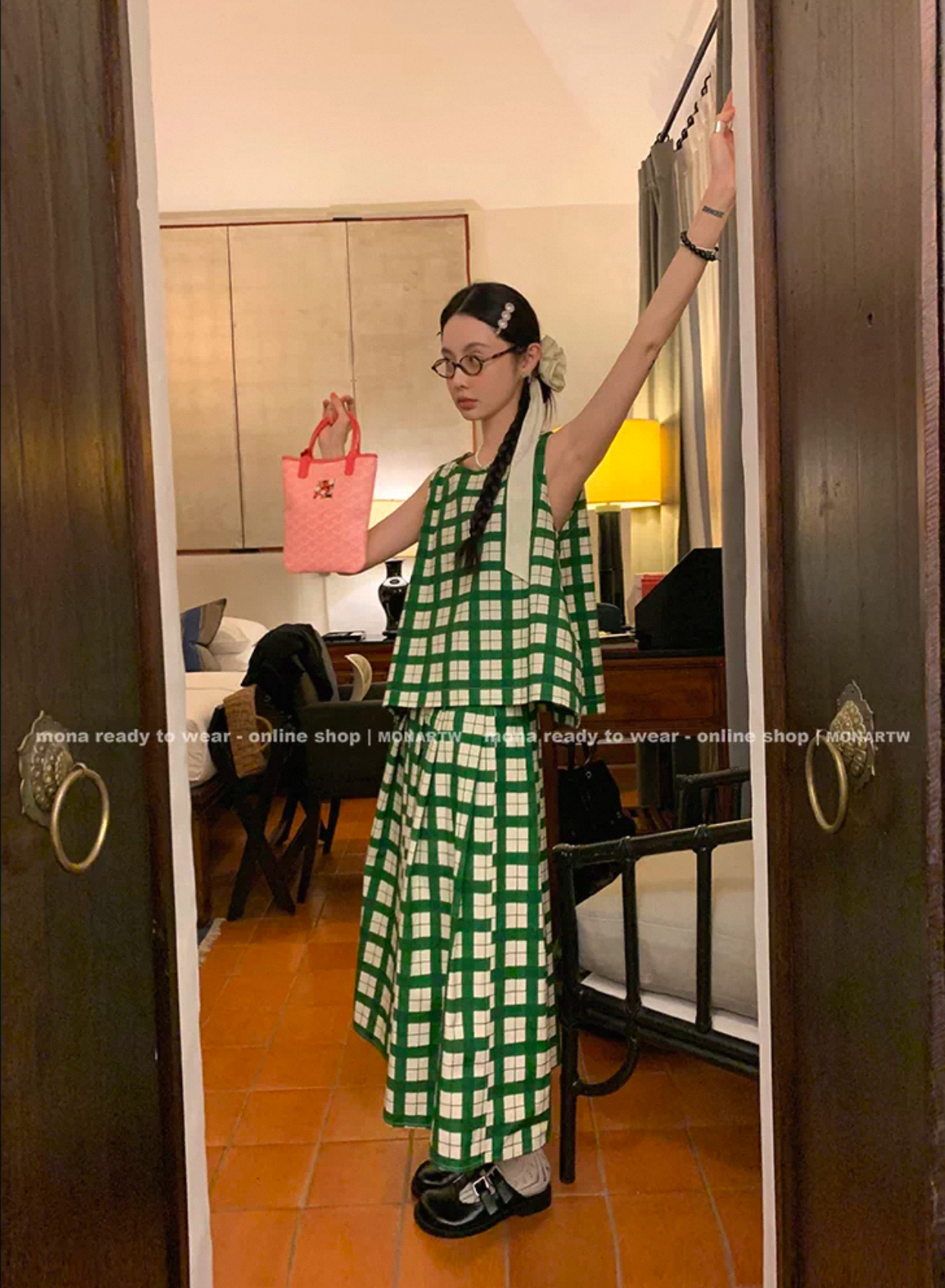 格纹休闲背心上衣裙子中腰裤子套装女设计感小众洋气2024新款