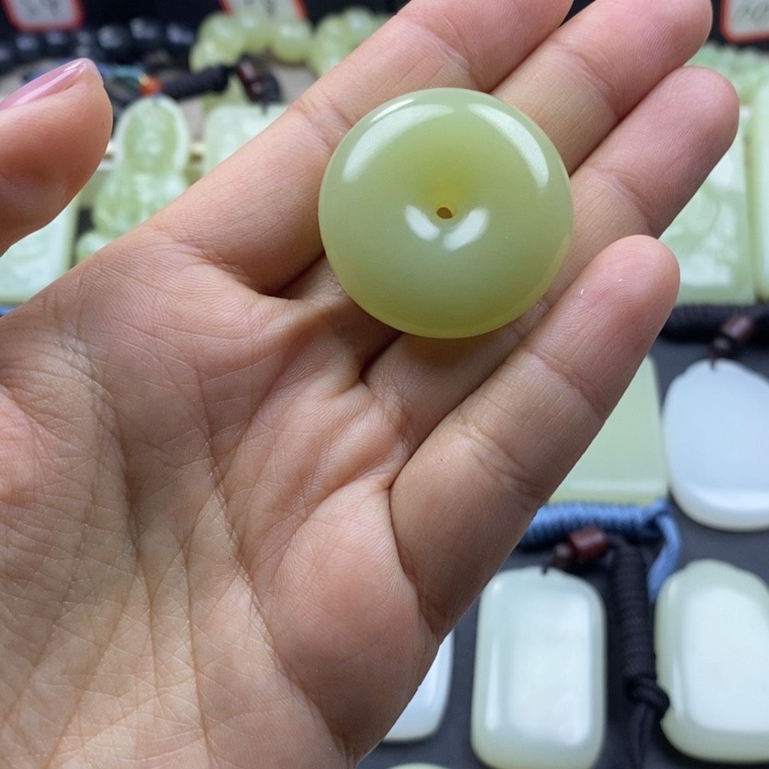 靜**?天然青海时尚平安扣