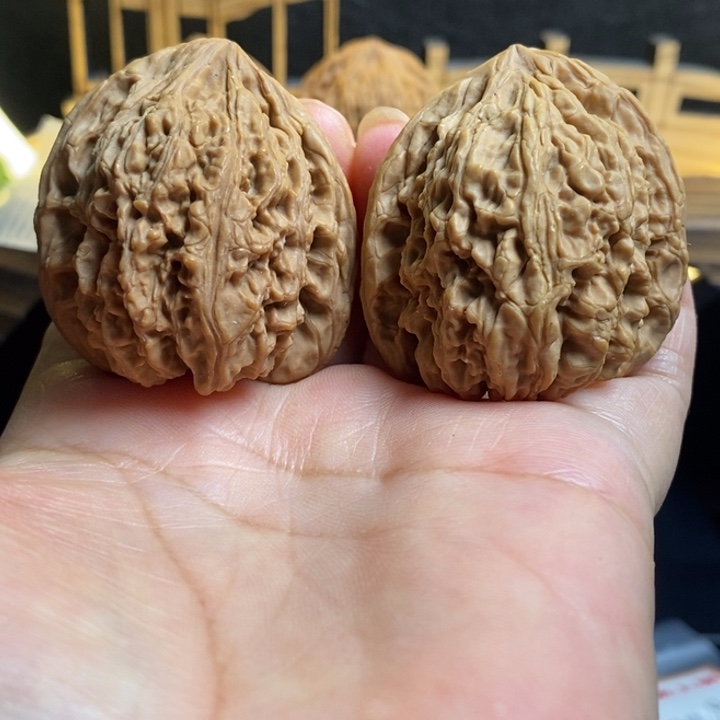 初***.文玩核桃把件3926号高炮粗棱