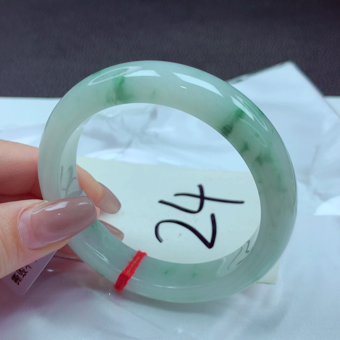 翡翠手镯未镶嵌手镯56