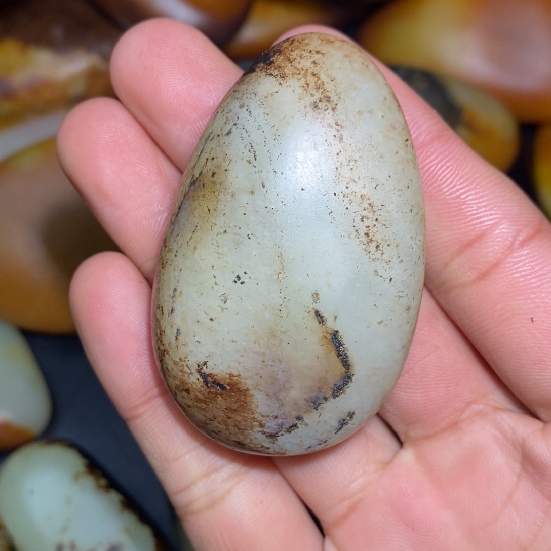 和田玉未镶嵌珠宝奇石