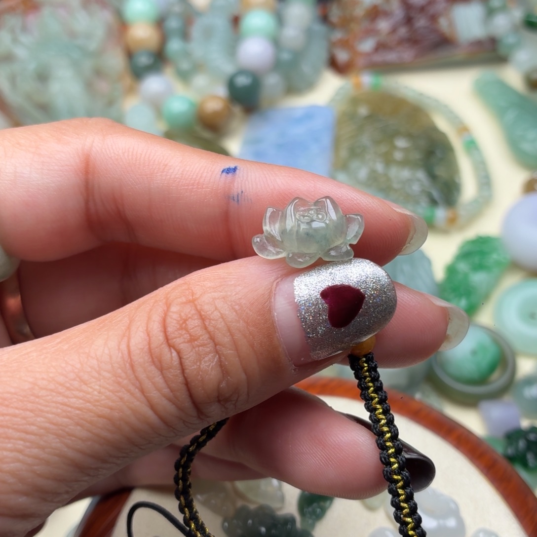 *****翡翠未镶嵌颈饰花