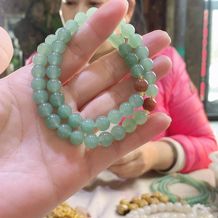 密玉（石英质玉）颈饰未镶嵌