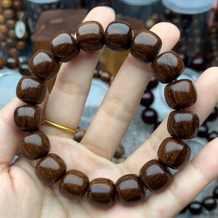 贡木巴布亚12-13血月一线天