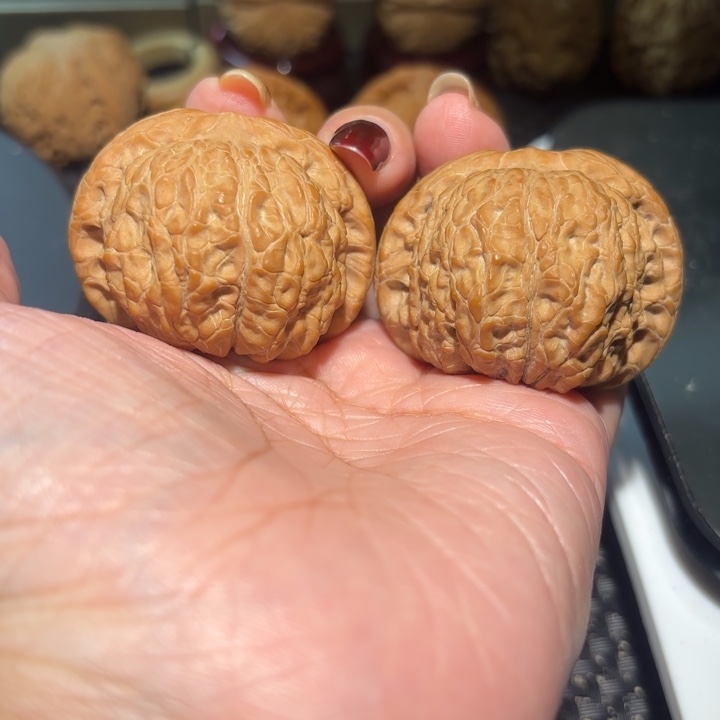 文玩核桃把件43全品血麒麟