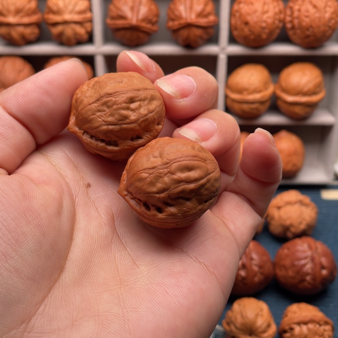 把件文玩核桃海豚