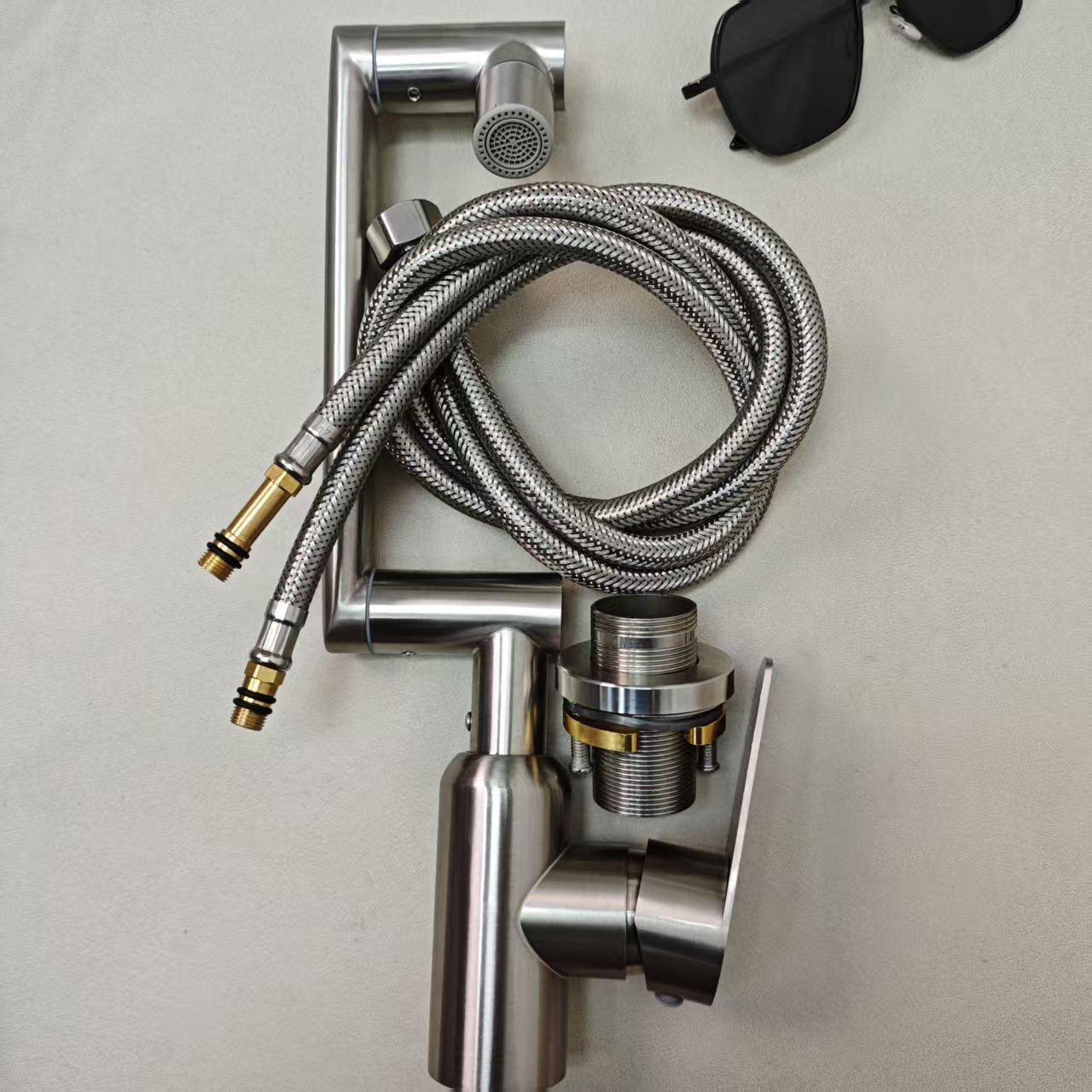 全钢卫生间多功能招财猫机械臂万向调节冷热水龙头面盆菜盆通用