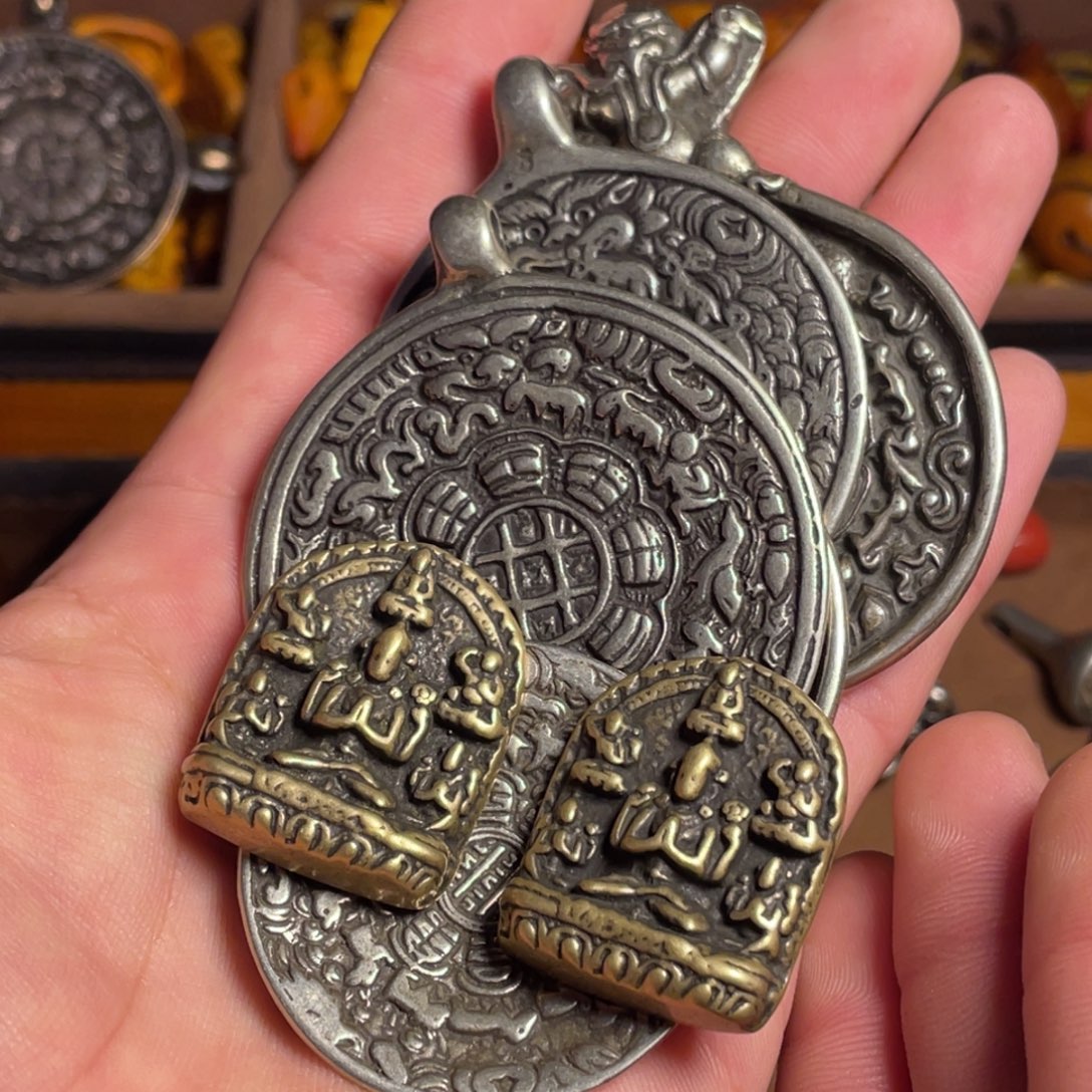 甜***哥泥塑Ghhfhhggjvhhhchbvhbvbvhhhhvhhhhh