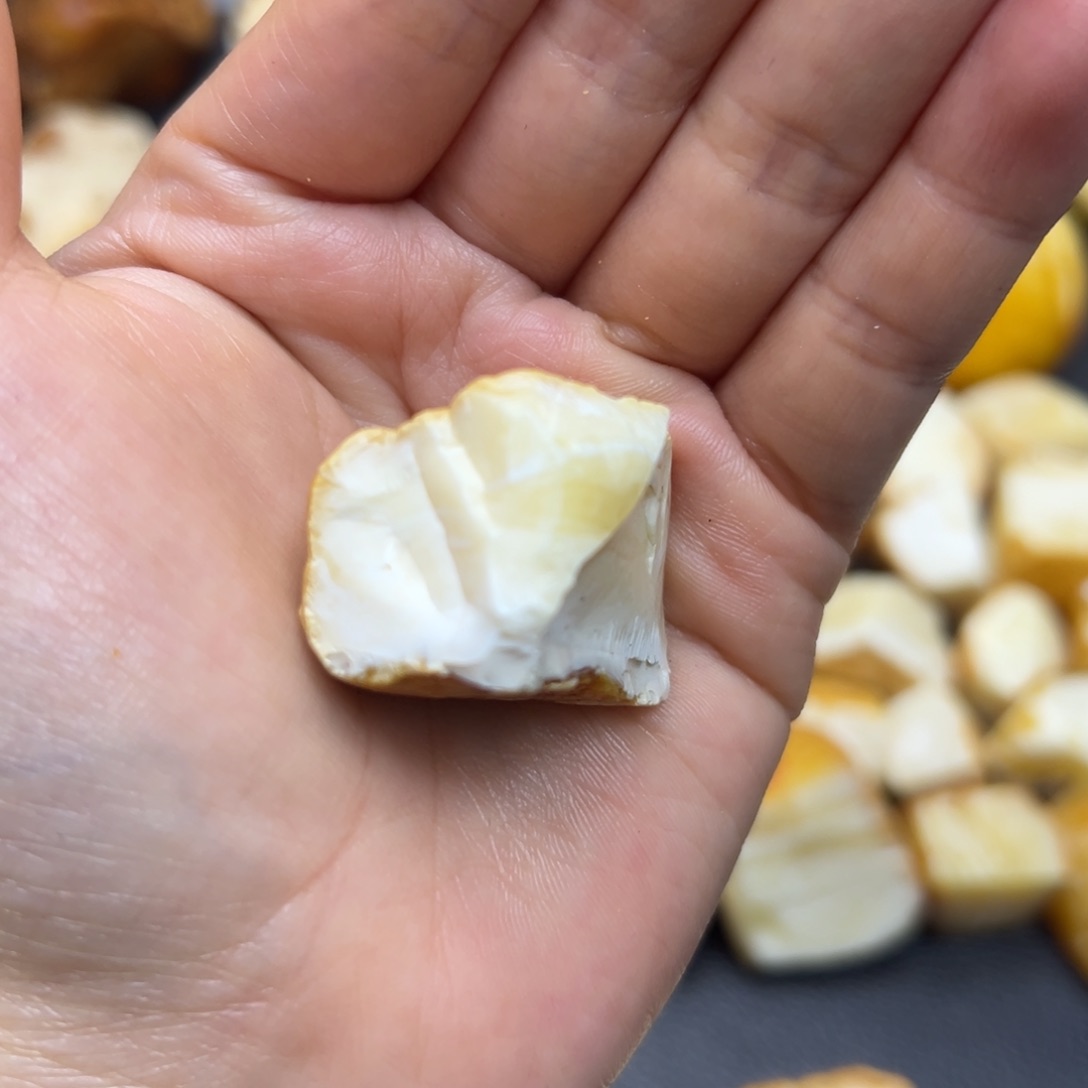 定制琥珀未镶嵌蜜蜡