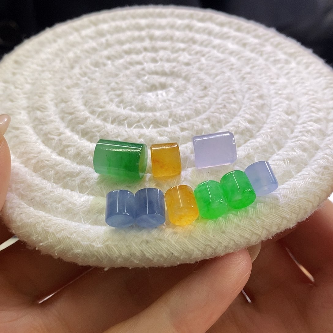 未镶嵌挂件翡翠单颗价多样性发其一点菜价格不同