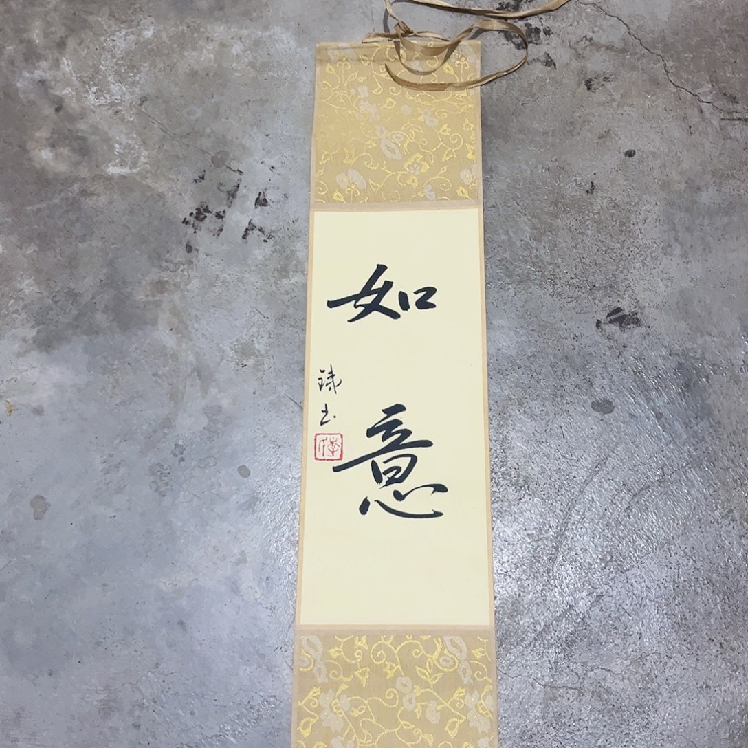 摆件，轴坏，破损，水渍都是正常