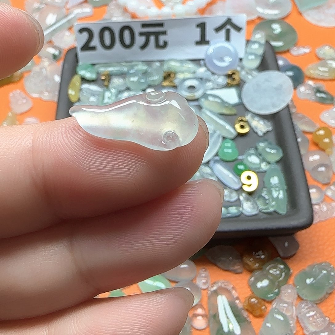 定制翡翠未镶嵌翡翠