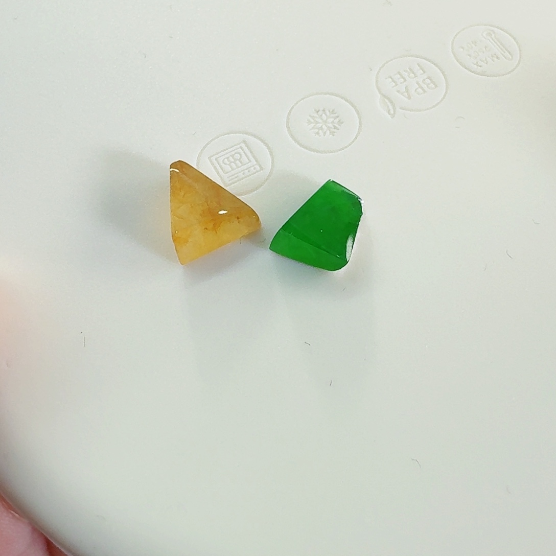 翡翠颈饰未镶嵌随形