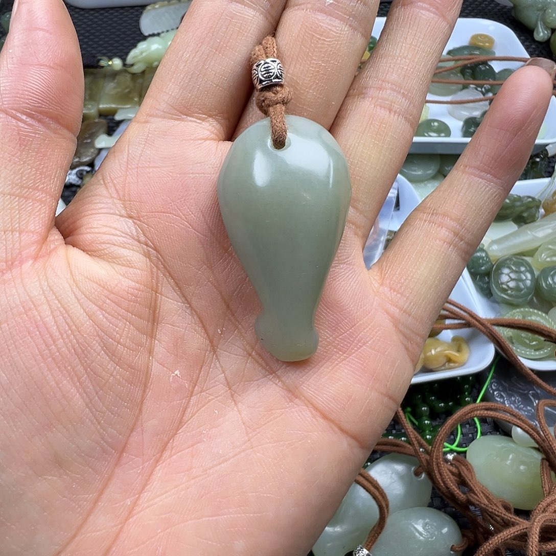 景***花和田玉未镶嵌颈饰买断价，不退不换，卡43.9