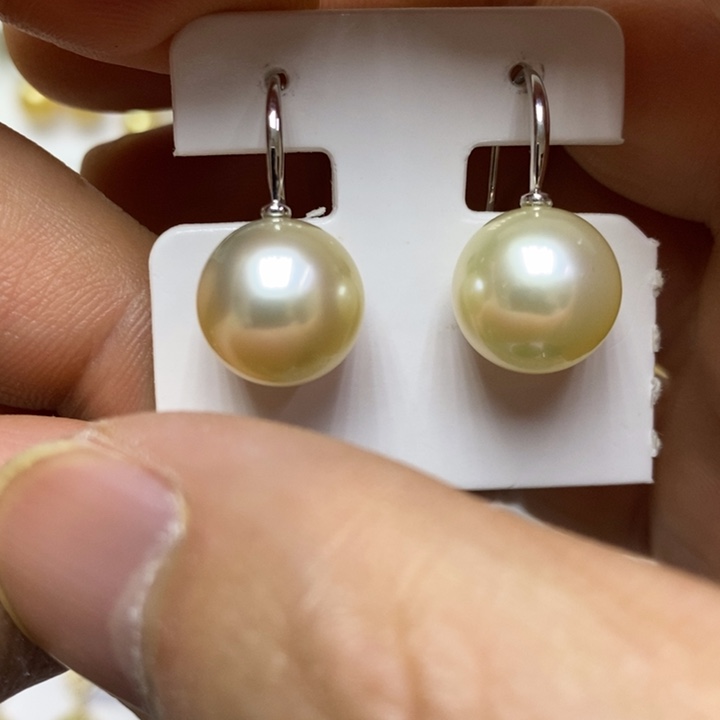 海水珍珠暧光澳白珍珠耳坠18K金镶嵌