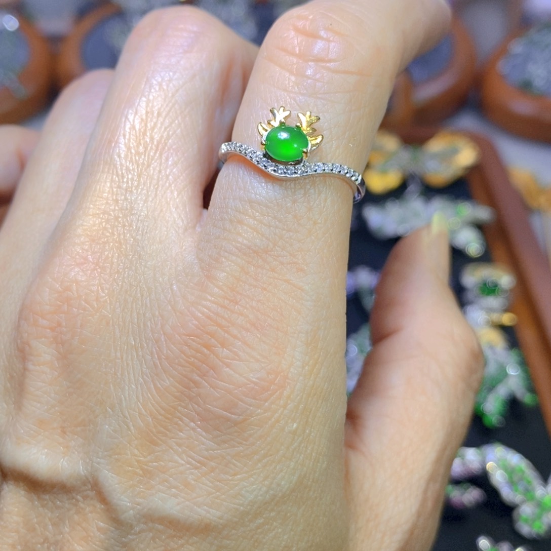 翡翠颈饰银S925镶嵌天然翡翠