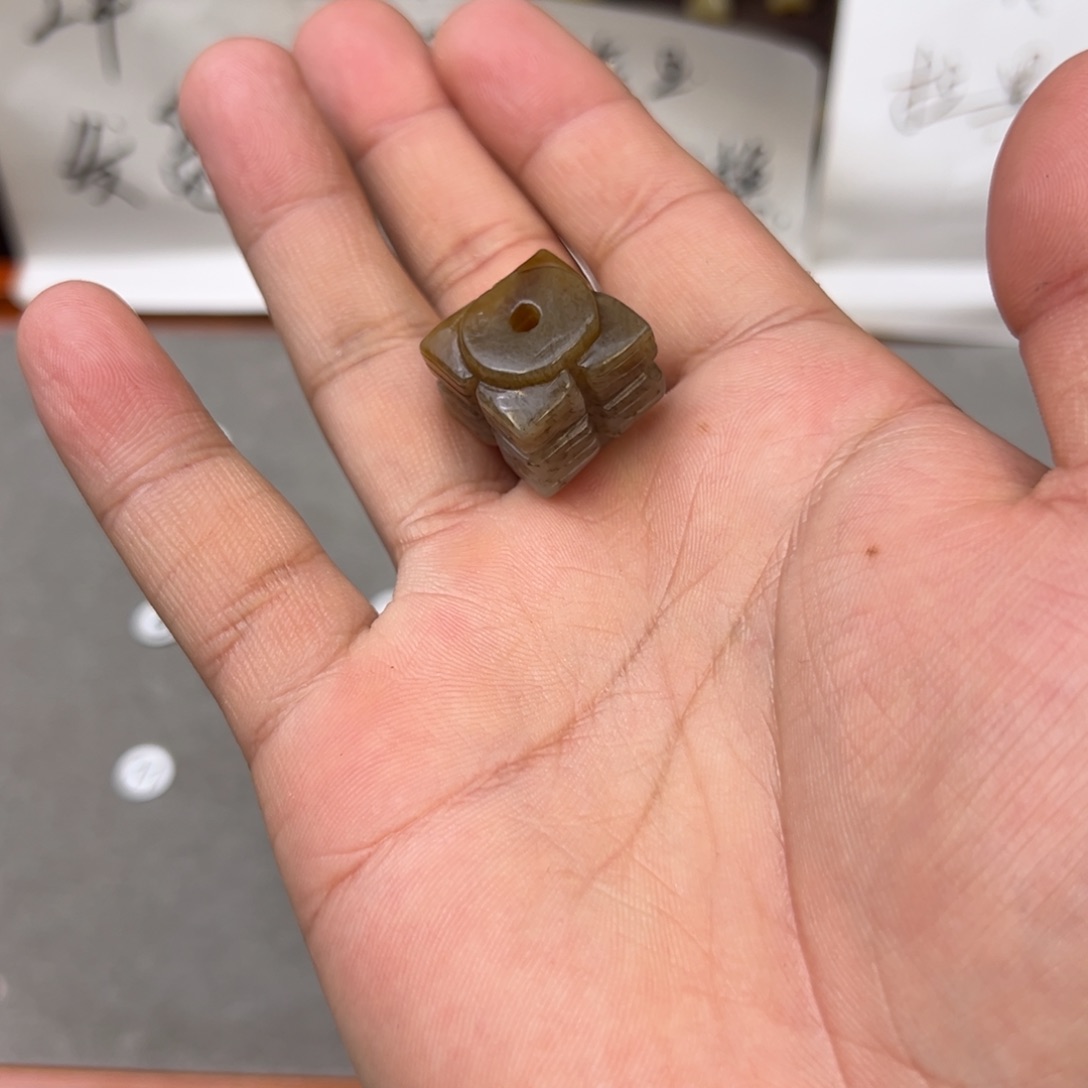 福***来岫岩河磨玉（透闪石质玉）未镶嵌颈饰