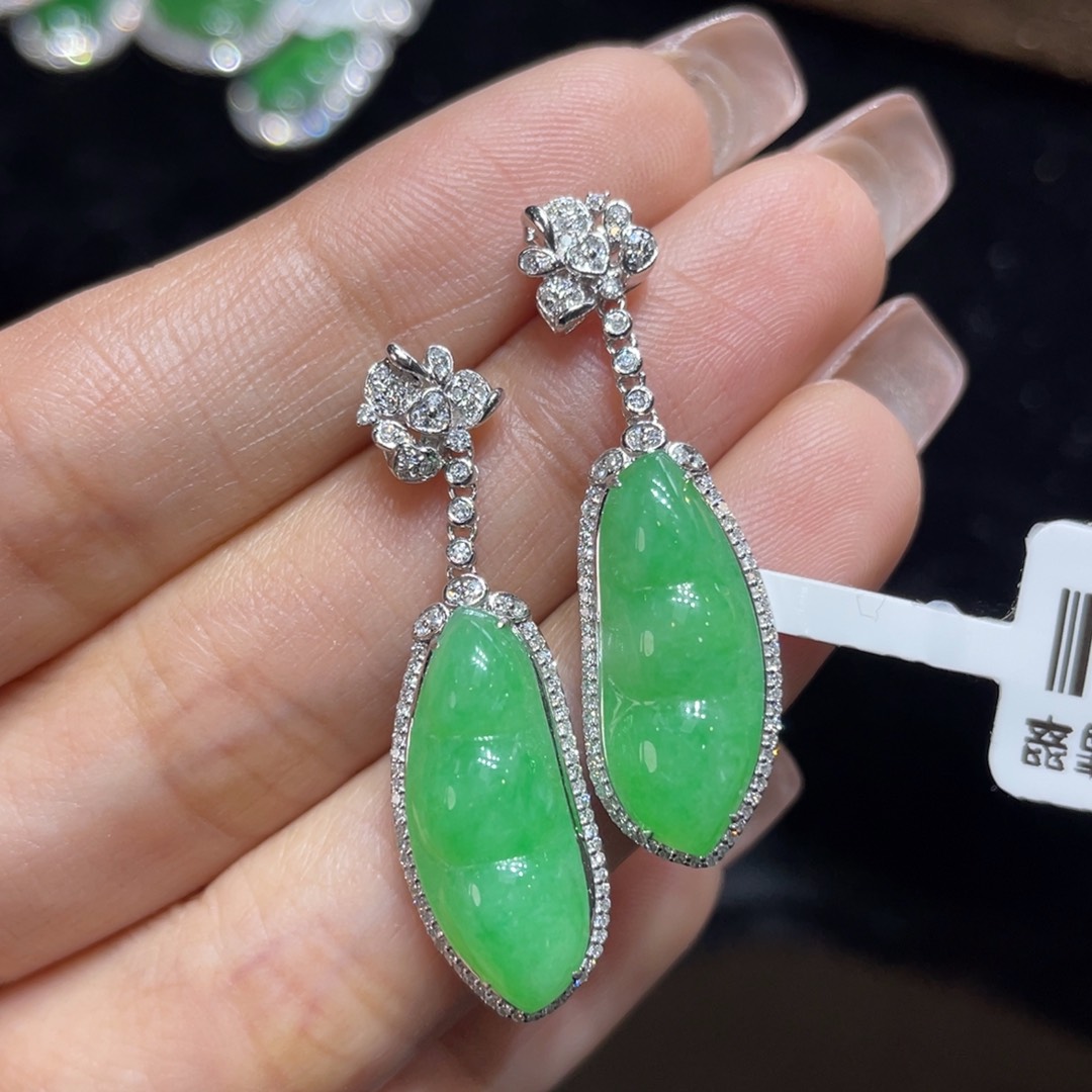 翡翠颈饰18K金镶嵌天然缅甸翡翠