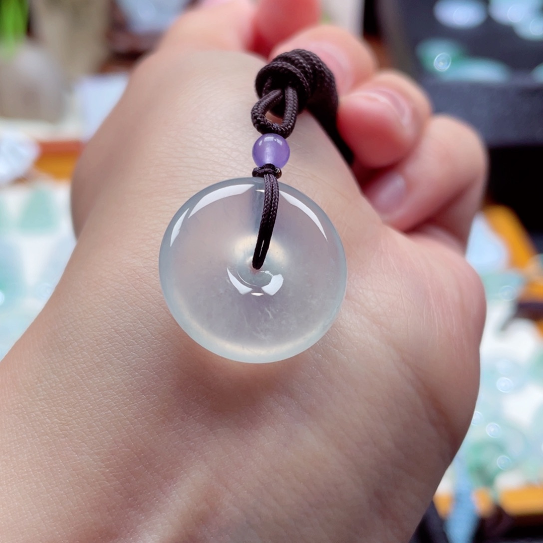 翡翠颈饰未镶嵌扣子