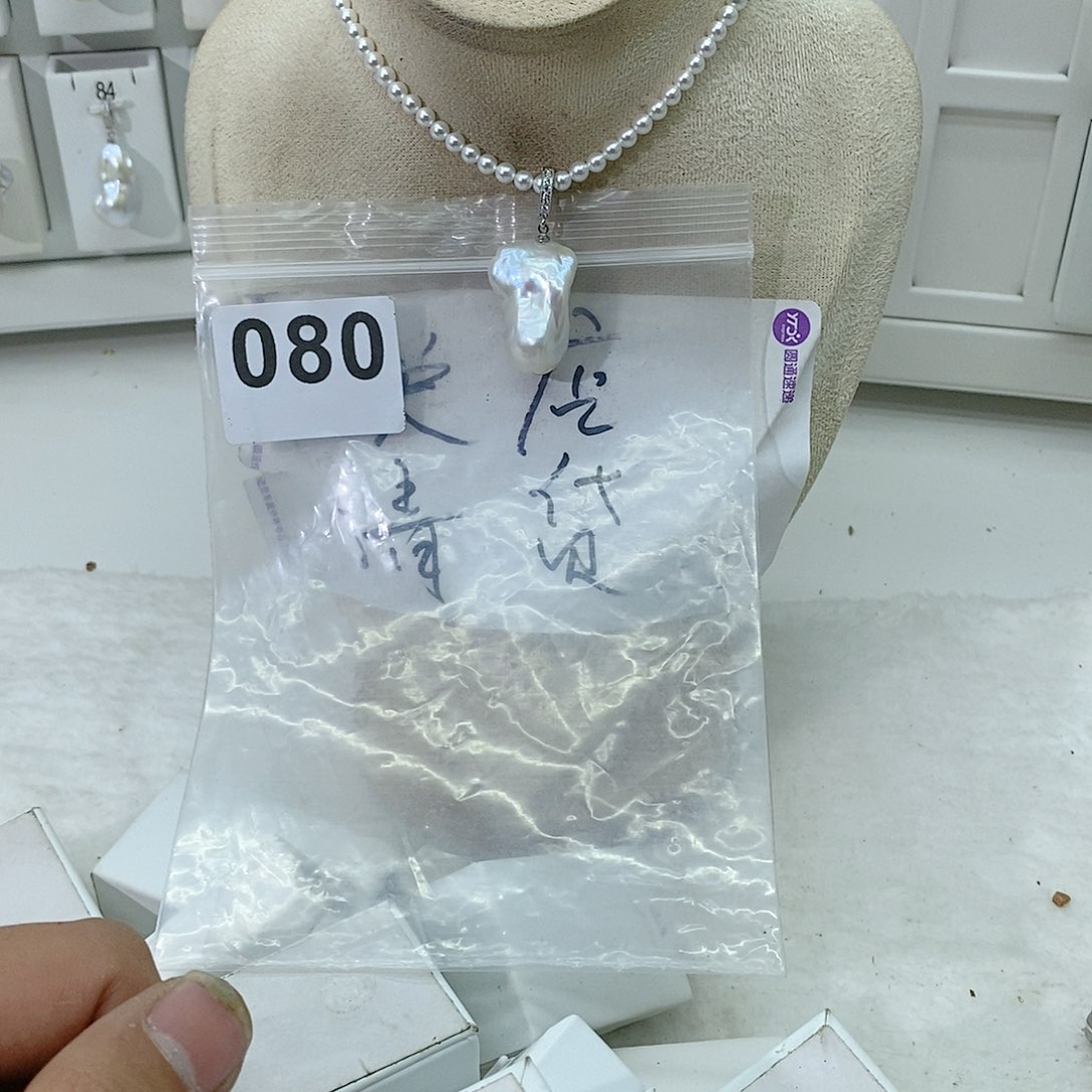 淡水珍珠颈饰合金