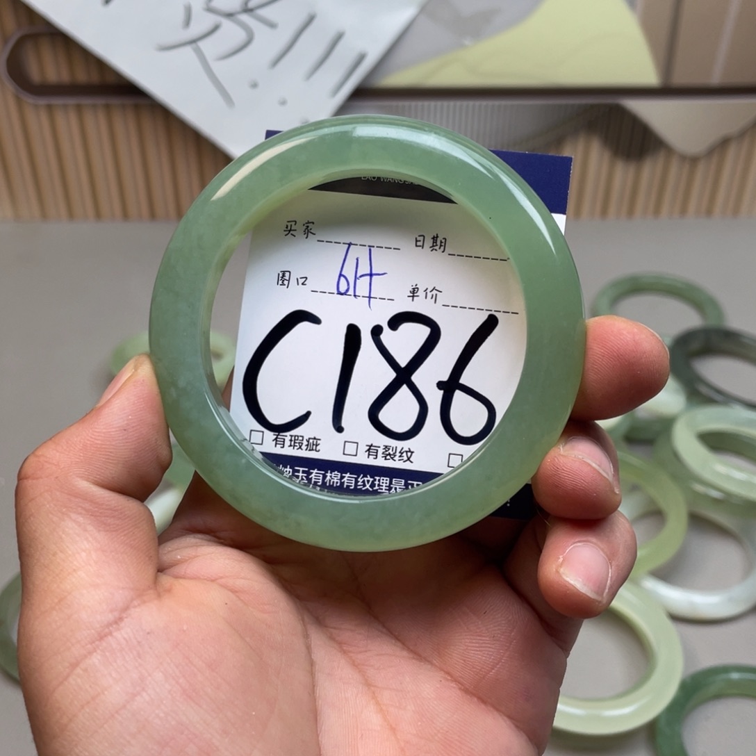 岫玉手镯手镯未镶嵌