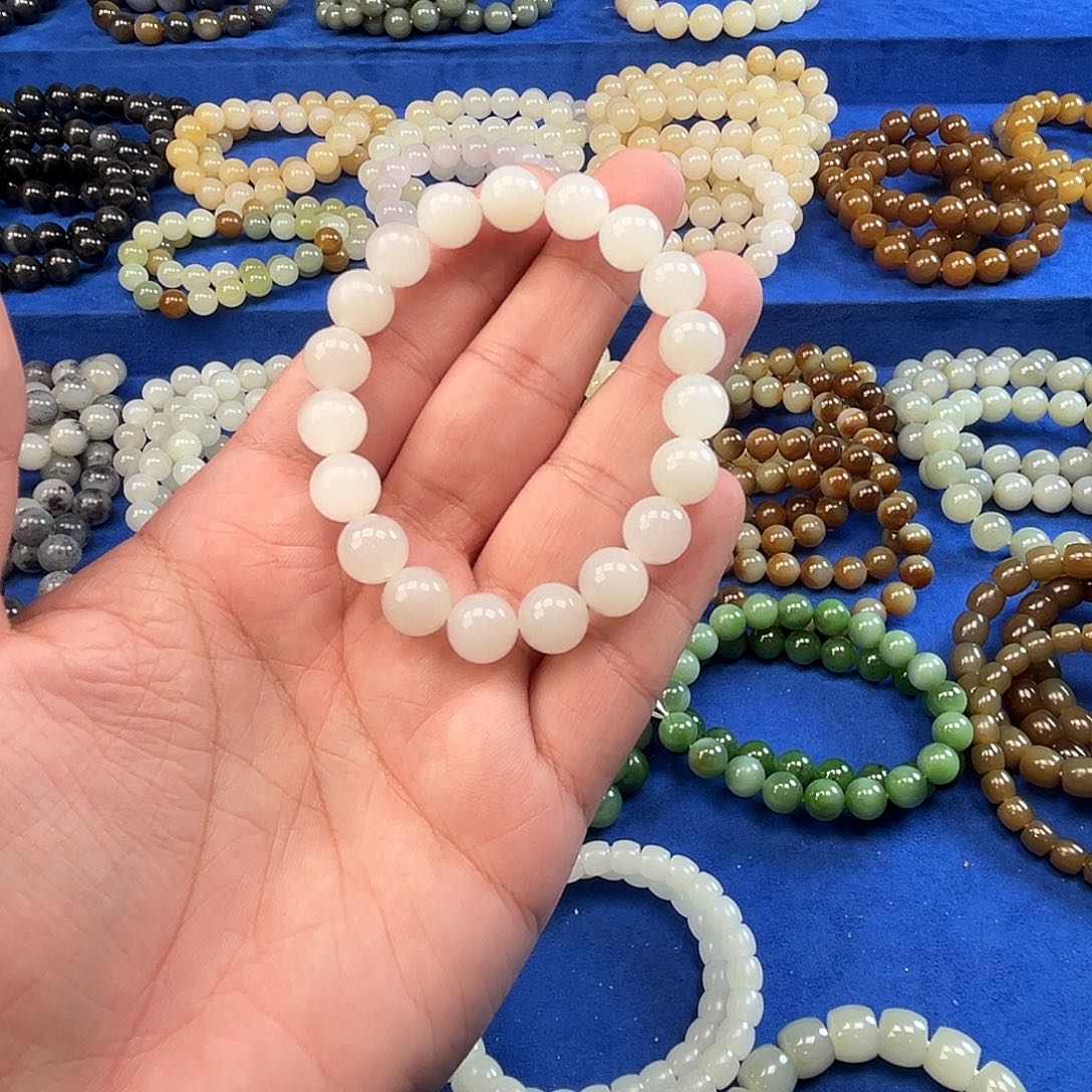 用***1和田玉未镶嵌手链