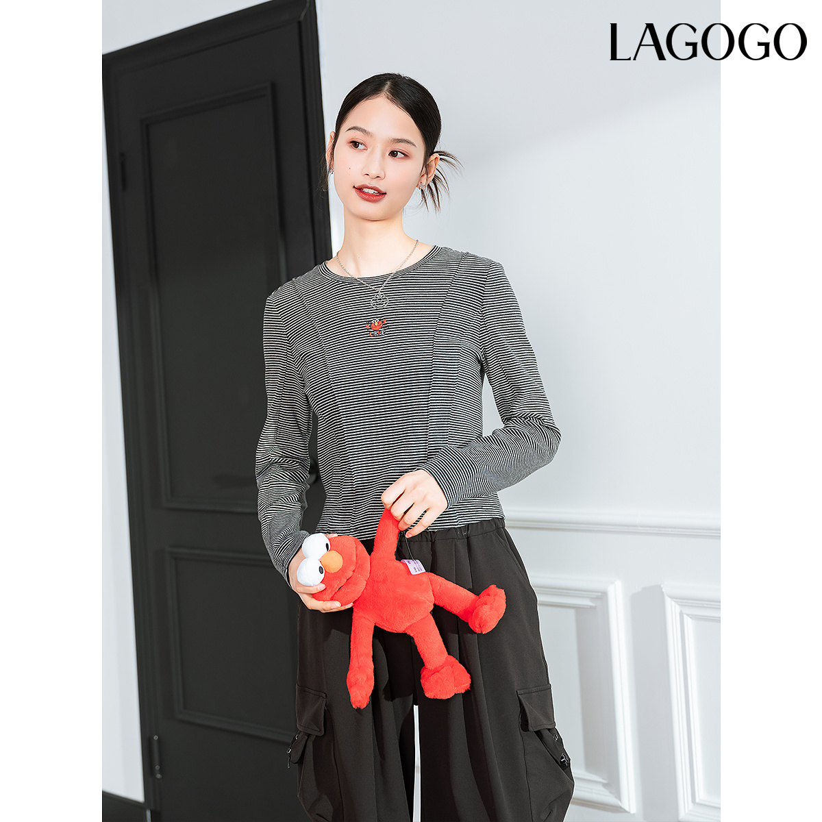 lagogo拉谷谷年新款芝麻街联名弹力百搭T恤女NCSS529C13