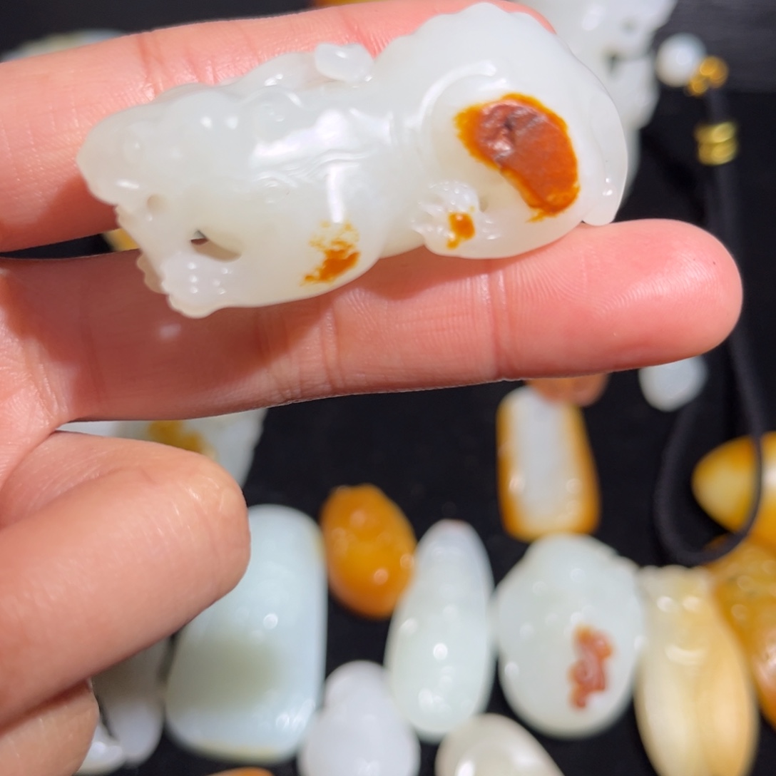 和田玉颈饰未镶嵌祥****业