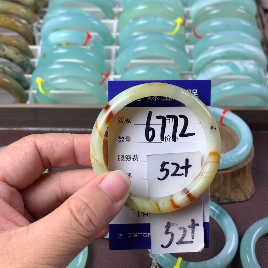 蛇纹石玉手镯未镶嵌6772