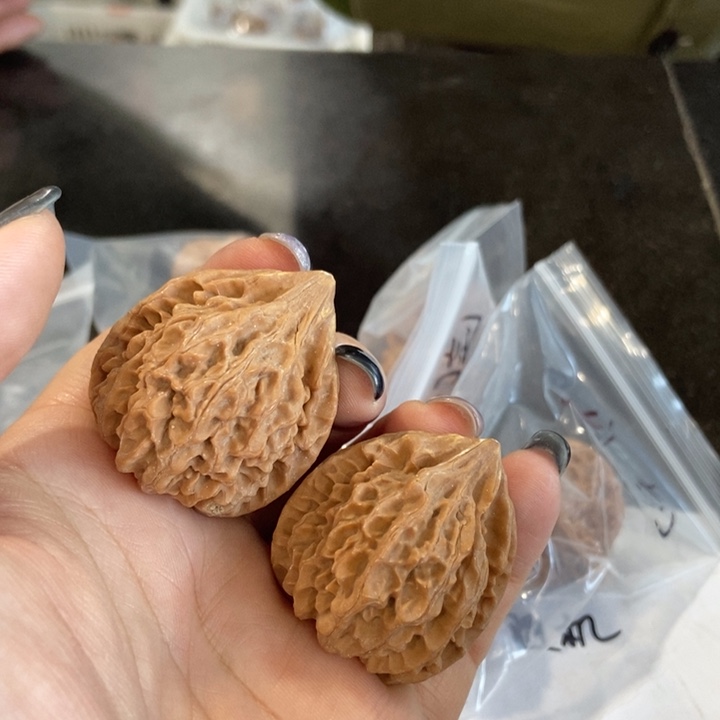 吊坠文玩核桃龙门涧瑕疵