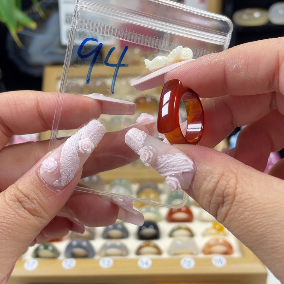 玛瑙/玉髓未镶嵌戒指94号港码15直径17.1（非质量问题.不退不换）